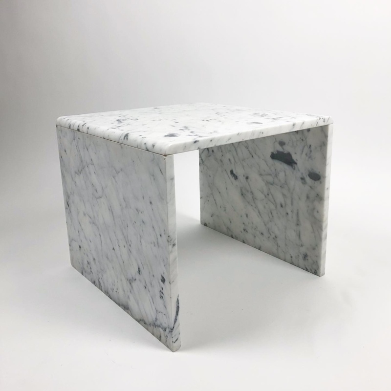 Bianco Carrara salontafel vierkant €210