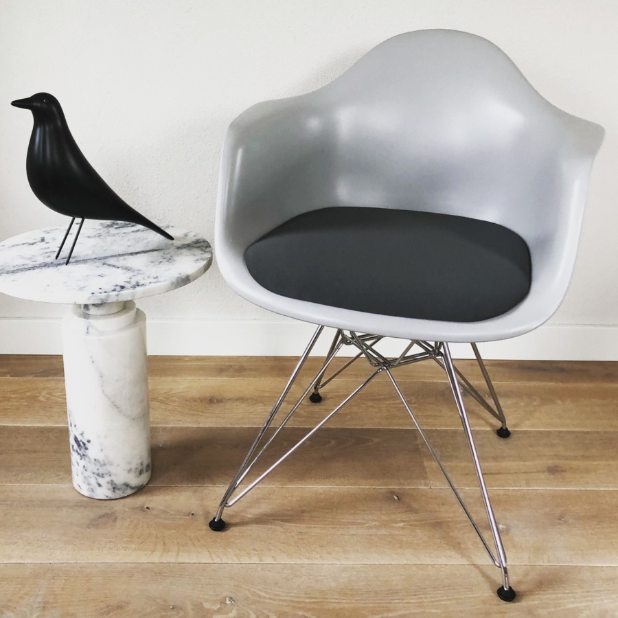 Verdwijnen Van streek gewoon Vitra Eames DAR stoel met zitkussen – Charles & Ray Eames – DE INTERIEUR  CHARMEUR