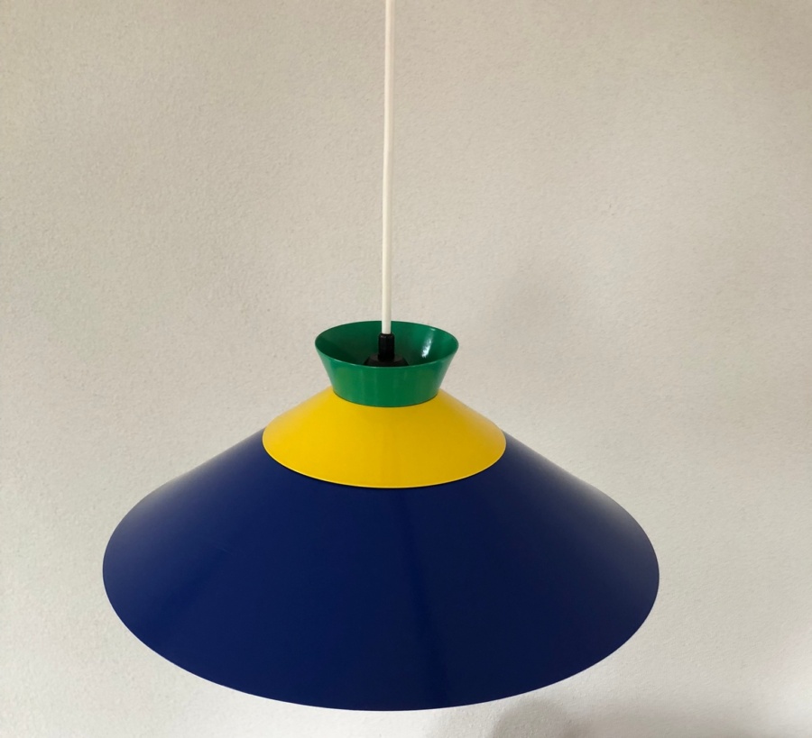 WLP Germany pendant lamp als vintage eyecatcher boven eettafel in retro interieur
