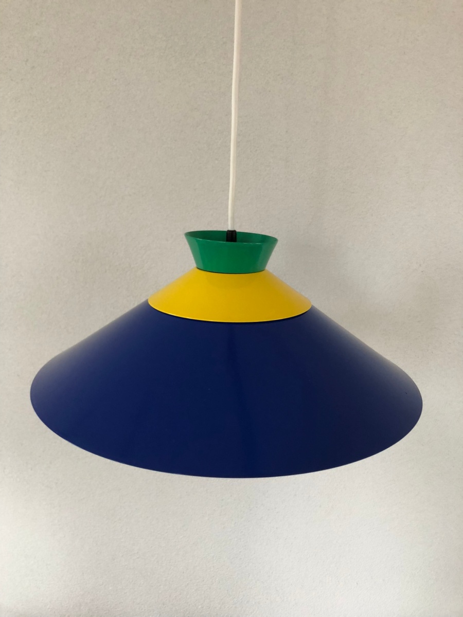 WLP Germany pendant lamp als vintage eyecatcher boven eettafel in retro interieur