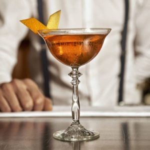 Klassieke champagneglazen Onis 1924 – stijlvol coupeglas met nostalgische uitstraling. Champagne glazen kopen, de mooiste champagneglazen voor elke interieurstijl. Van klassiek tot modern, deze selectie maakt het feestelijk.