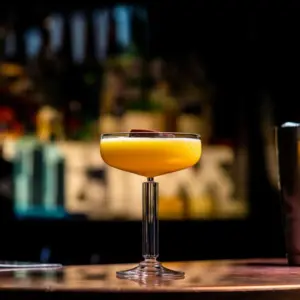 Champagneglazen industrieel design – Onis Modern America coupeglas perfect voor een moderne tafelsetting. Champagneglazen kopen, de mooiste champagneglazen voor elke interieurstijl. Van klassiek tot modern, deze selectie maakt het feestelijk.