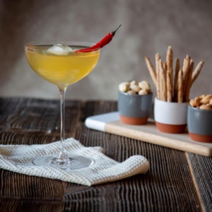 Retro-chic champagneglazen – RCR Tattoo coupe met uniek patroon en vintage karakter. Champagneglazen kopen, de mooiste champagneglazen voor elke interieurstijl. Van klassiek tot modern, deze selectie maakt het feestelijk.