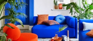 Stijlvol interieur met blauwe accenten en eclectische elementen – Blauwe woonaccessoires dé trend voor een eclectisch interieur