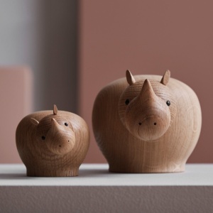 Scandinavische houten olifant of neushoorn – minimalistisch design – Dieren design items – Mister Design – Decoratieve design accessoires in dierenvorm woud