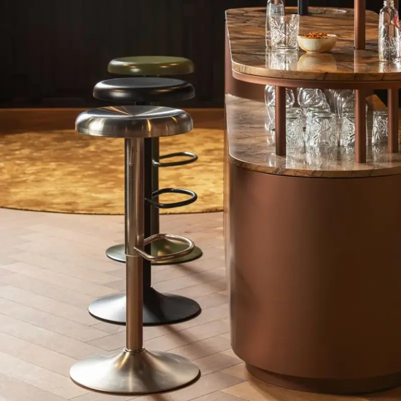 Minimalistische barkrukken in tijdloos design met kleur kopen