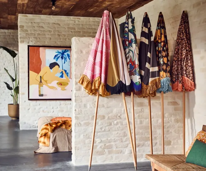 Parasol met franje: haal de vakantiesfeer van Ibiza, Bali en Griekenland naar je tuin