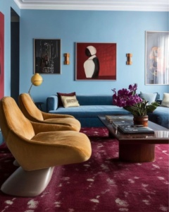 interieurcharmeur-bordeaux-lichtblauw-woonkamer